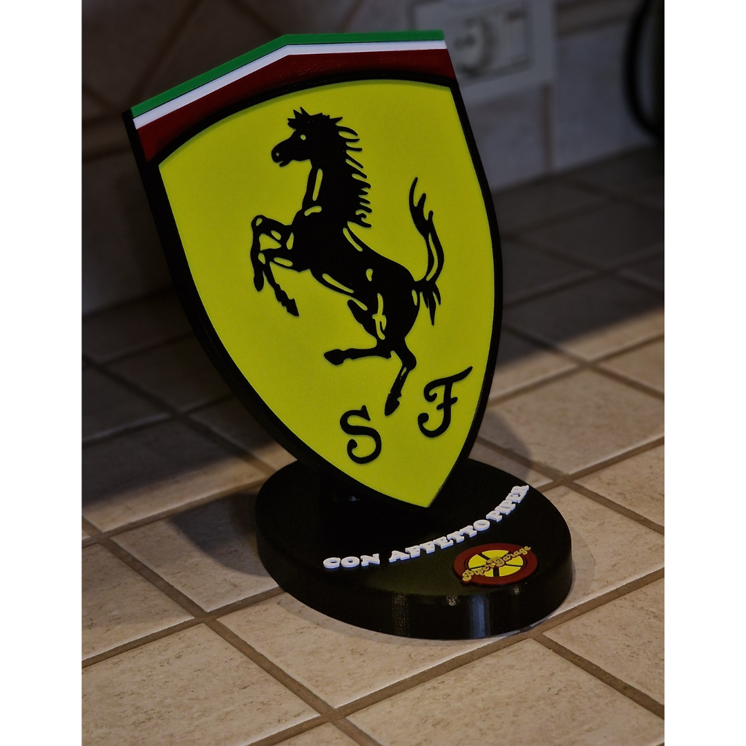 Idea Regalo Logo Ferrari su Piedistallo con Dedica