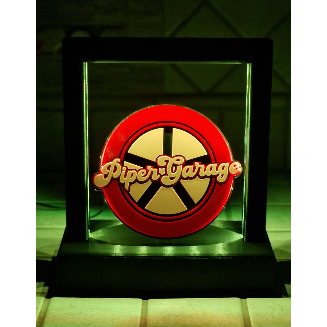 Lampada LED (GRANDE) con Logo Personalizzato - Piper Garage