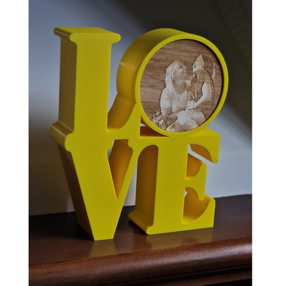 Scritta LOVE con Foto Incisa Sul Legno