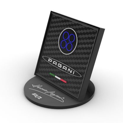 Quadro con Piedistallo Sfondo Texture Fibra di Carbonio - Logo Pagani