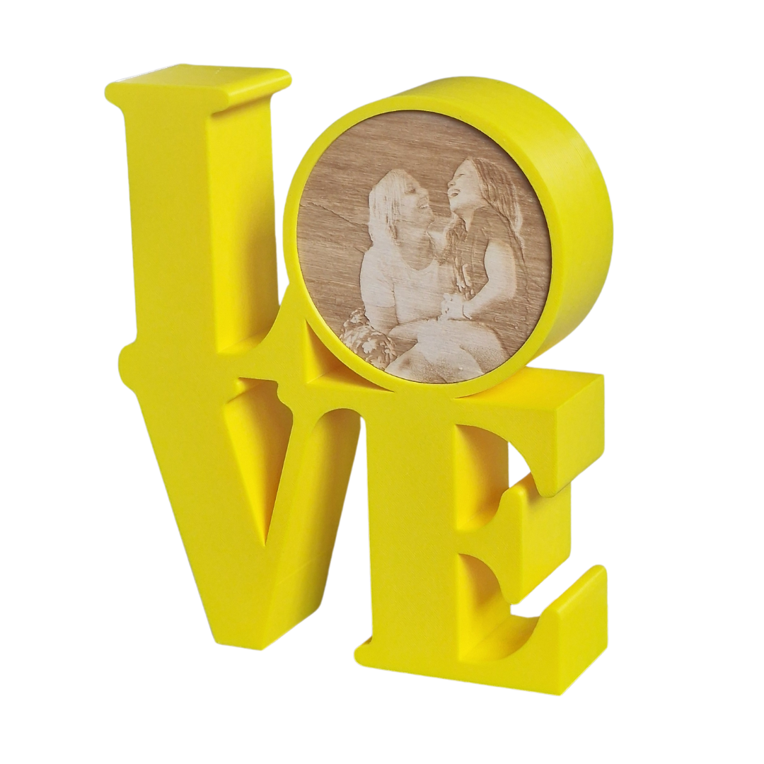 Scritta LOVE con Foto Incisa Sul Legno