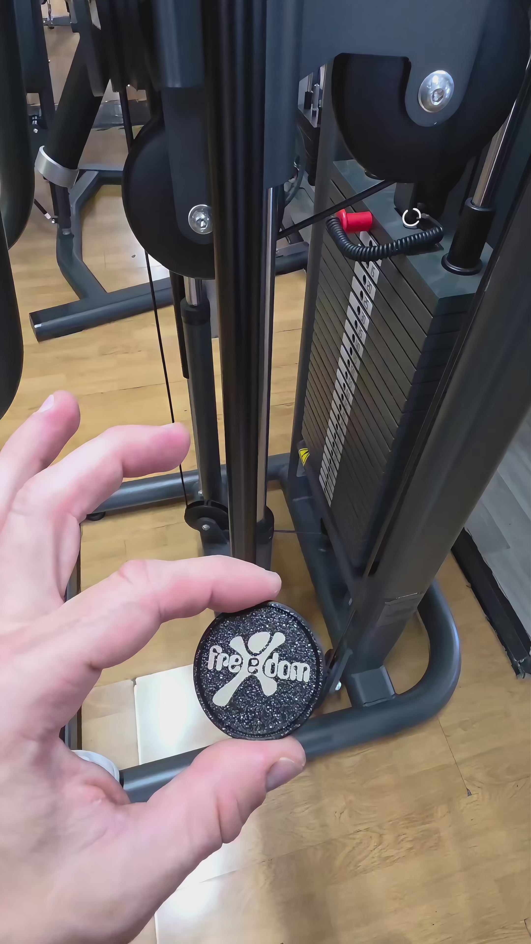 Carica il video: 